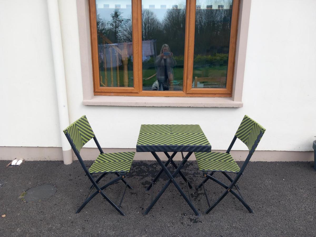 Larchlodge Ennis Buitenkant foto